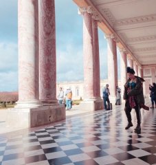 Walking through versailles