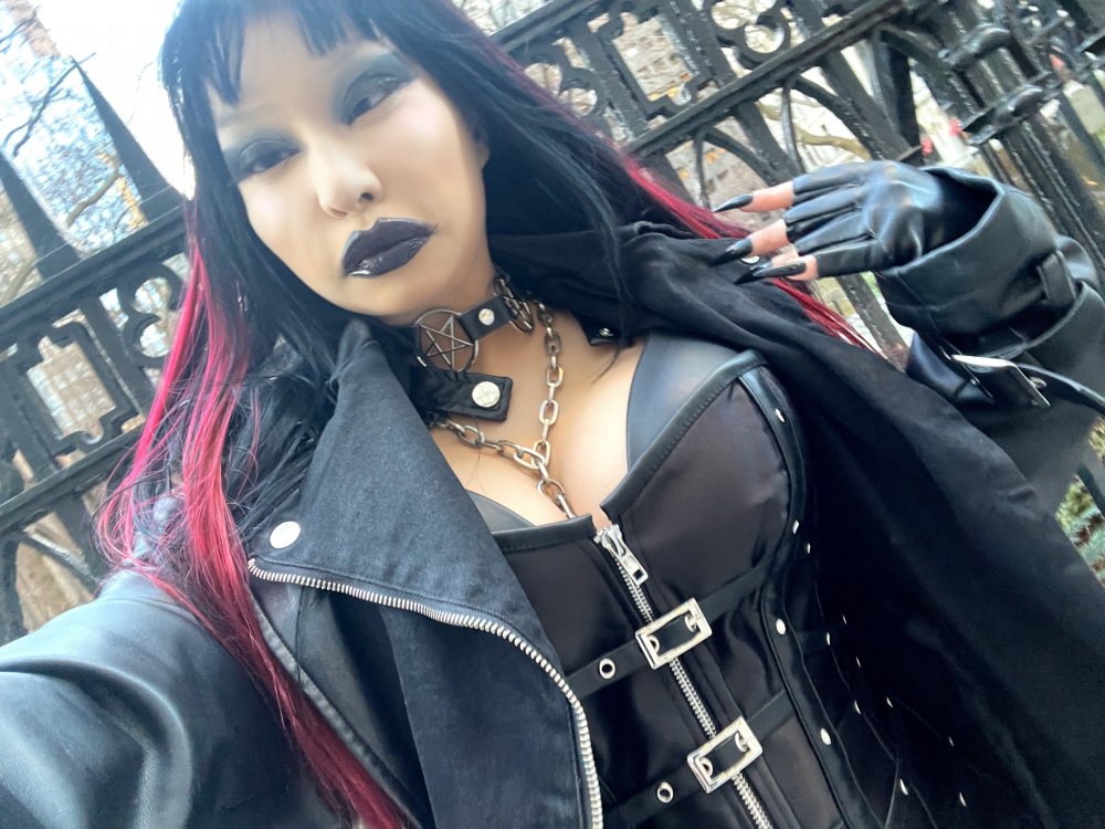 MistressLy5.thumb.jpeg.520f982874f49d0de7302a19e4a6431c.jpeg
