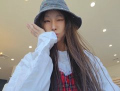 blow a kiss to a good pet( doesn't exist)
