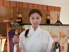 Worked in a temple as a volunteer
